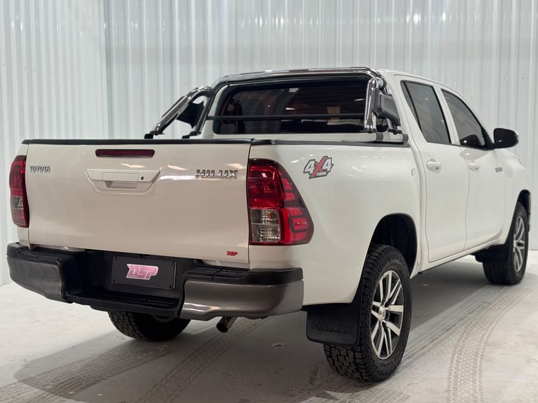 Toyota Hilux CD 4x4 2.8 Diesel Mec.