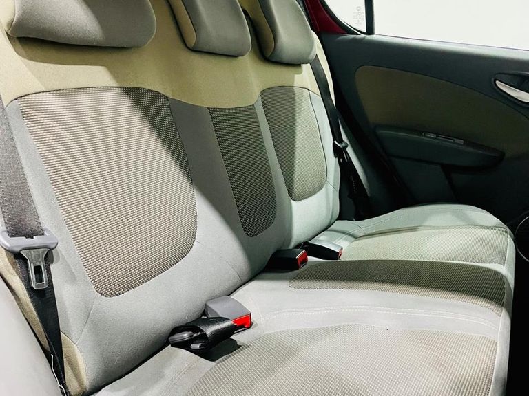 Fiat Palio ESSENCE Dualogic 1.6 Flex 16V 5p