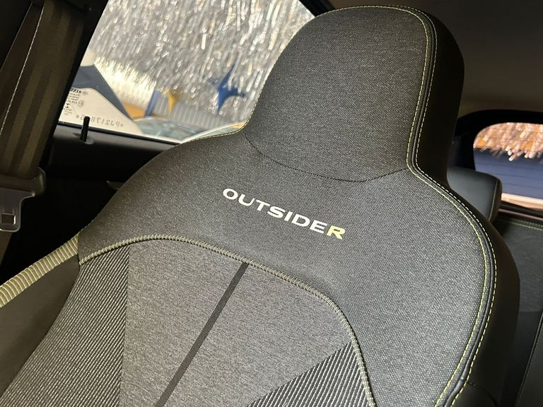 Renault KWID OUTSIDER 1.0 Flex 12V 5p Mec.