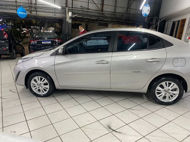 Toyota YARIS XL Sedan 1.5 Flex 16V 4p Aut.