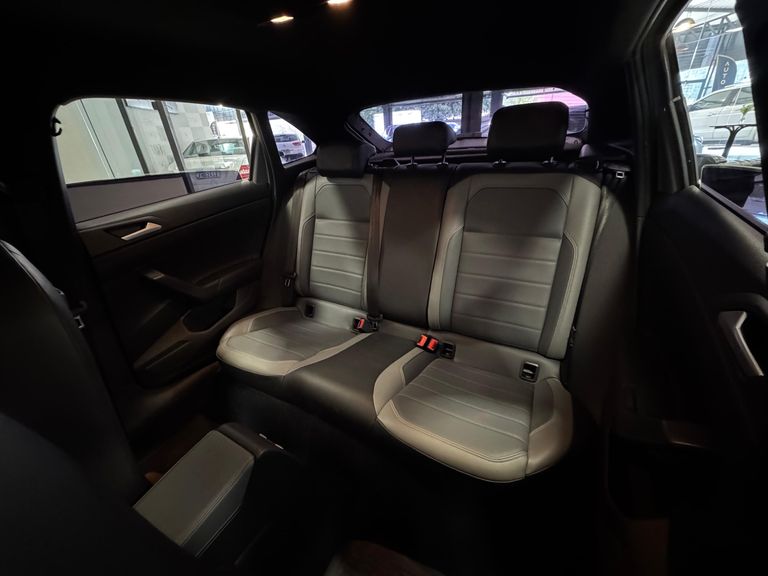 VolksWagen Nivus Highline 1.0 200 TSI Flex Aut.