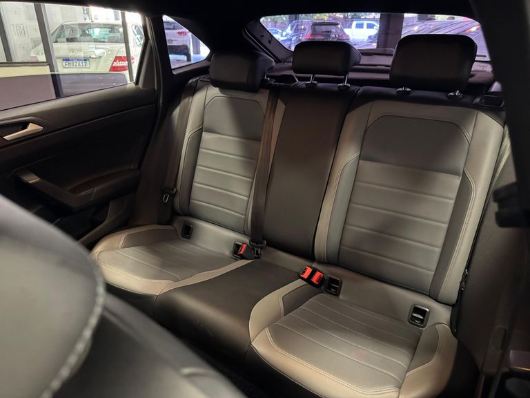 VolksWagen Nivus Highline 1.0 200 TSI Flex Aut.