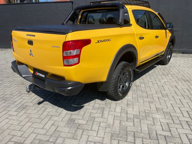 Mitsubishi L200 Triton Savana 2.4 4x4 Die. Aut.