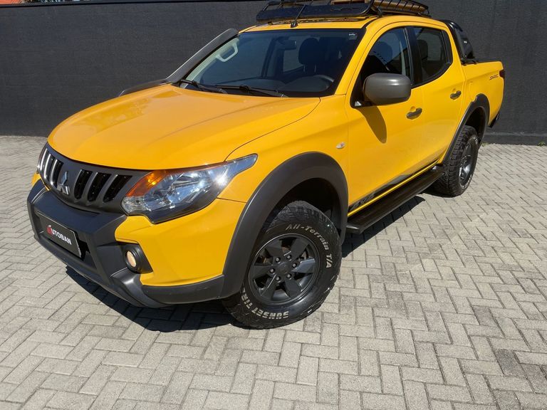 Mitsubishi L200 Triton Savana 2.4 4x4 Die. Aut.