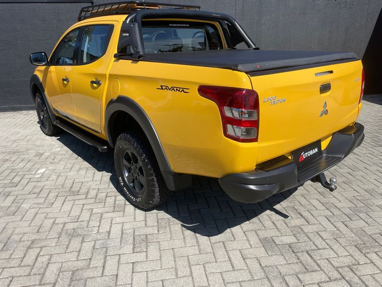 Mitsubishi L200 Triton Savana 2.4 4x4 Die. Aut.