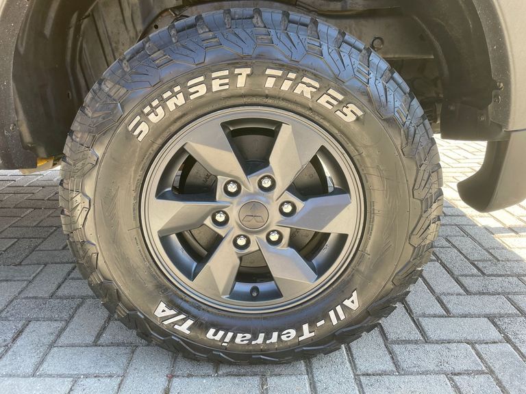 Mitsubishi L200 Triton Savana 2.4 4x4 Die. Aut.