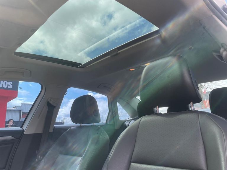 VolksWagen JETTA Comfort. 250 TSI 1.4 Flex 16v Aut.