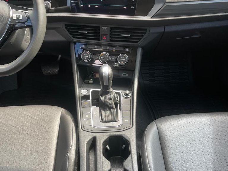 VolksWagen JETTA Comfort. 250 TSI 1.4 Flex 16v Aut.