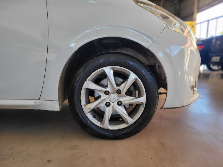 Peugeot 208 Allure 1.5 Flex 8V 5p