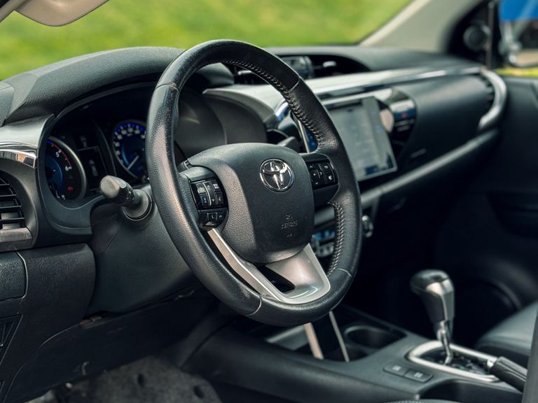 Toyota Hilux CD SRX 4x4 2.8 TDI 16V Diesel Aut.