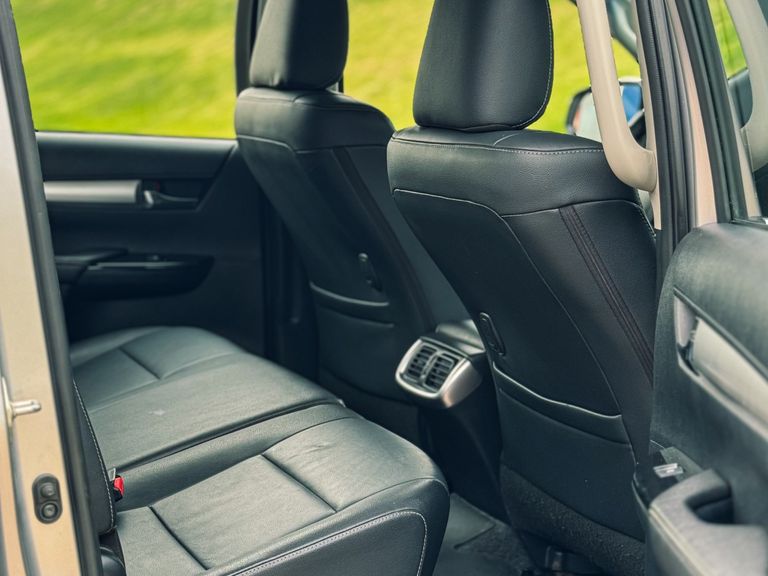 Toyota Hilux CD SRX 4x4 2.8 TDI 16V Diesel Aut.