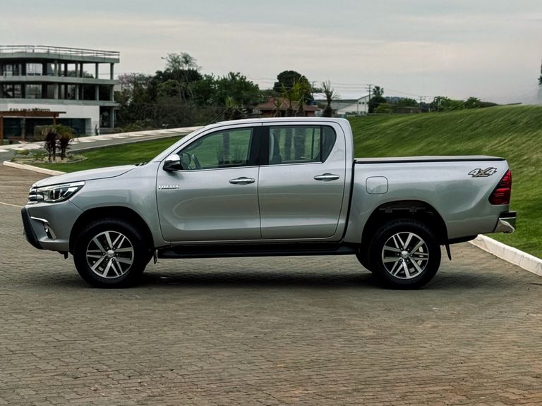 Toyota Hilux CD SRX 4x4 2.8 TDI 16V Diesel Aut.