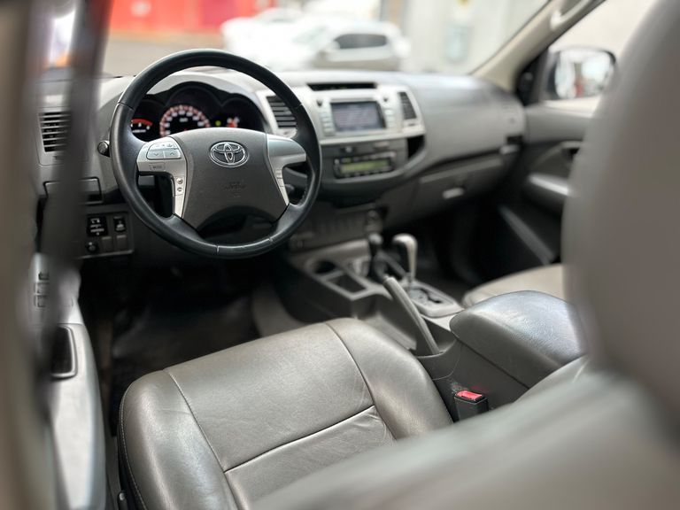 Toyota Hilux CD SRV D4-D 4x4 3.0 TDI Diesel Aut