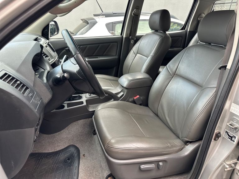 Toyota Hilux CD SRV D4-D 4x4 3.0 TDI Diesel Aut