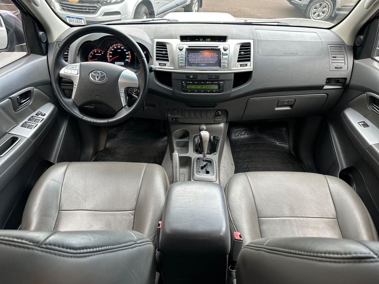 Toyota Hilux CD SRV D4-D 4x4 3.0 TDI Diesel Aut