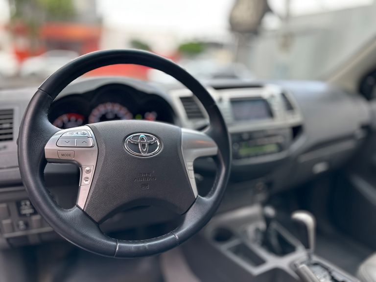 Toyota Hilux CD SRV D4-D 4x4 3.0 TDI Diesel Aut