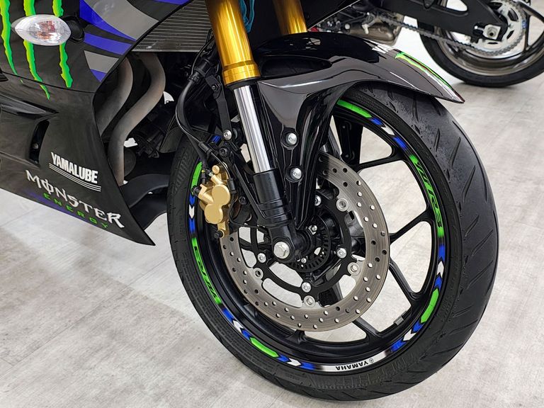 YAMAHA YZF R-3 321/ABS