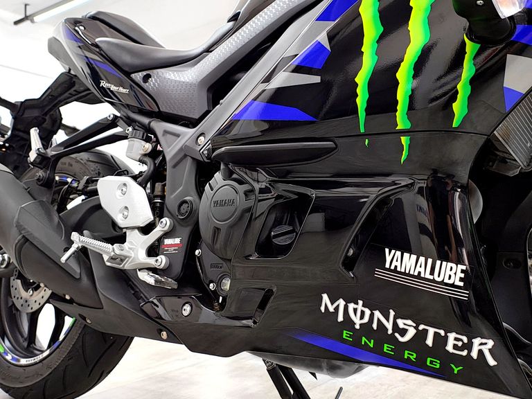 YAMAHA YZF R-3 321/ABS