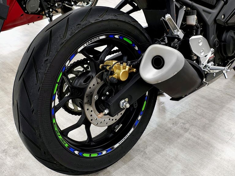YAMAHA YZF R-3 321/ABS