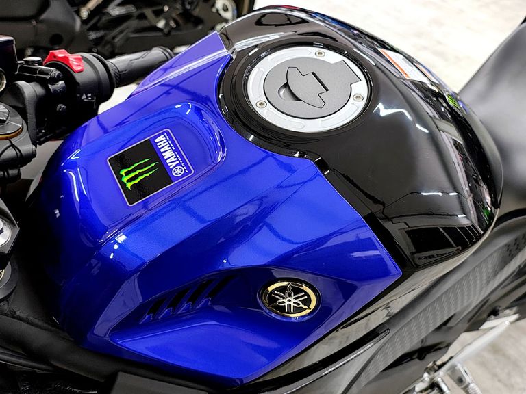 YAMAHA YZF R-3 321/ABS