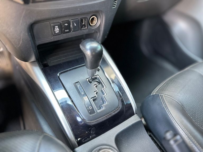 Mitsubishi L200 Triton Sport HPE 2.4 CD Diesel Aut.