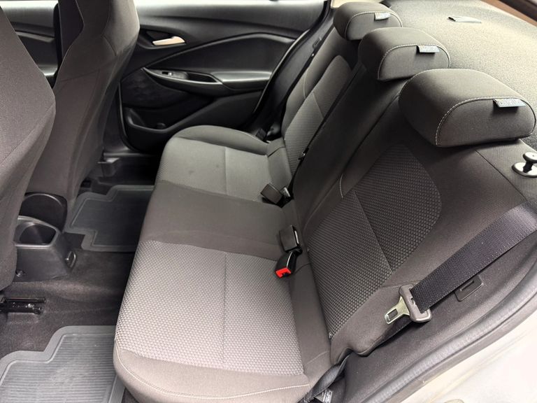 Chevrolet ONIX SEDAN Plus LT 1.0 12V Flex 4p Mec.