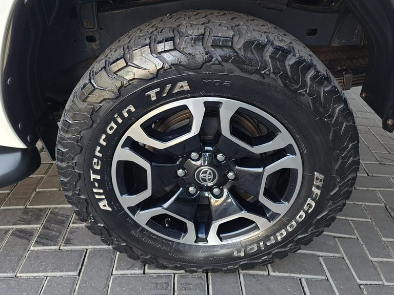 Toyota Hilux CD SRX 4x4 2.8 TDI 16V Diesel Aut.