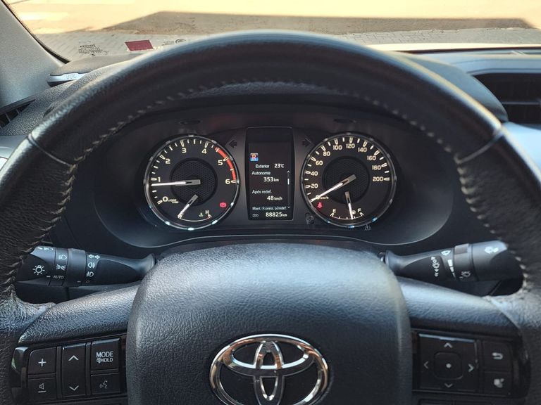 Toyota Hilux CD SRX 4x4 2.8 TDI 16V Diesel Aut.