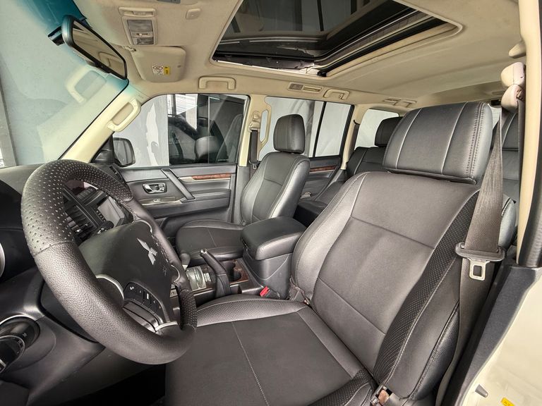 Mitsubishi Pajero HPE Full 3.2 4x4 T.I.Dies. 5p Aut
