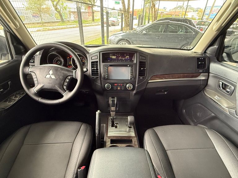 Mitsubishi Pajero HPE Full 3.2 4x4 T.I.Dies. 5p Aut