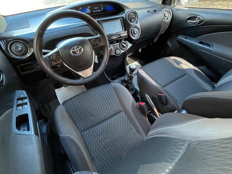 Toyota ETIOS XS 1.5 Flex 16V 5p Mec.