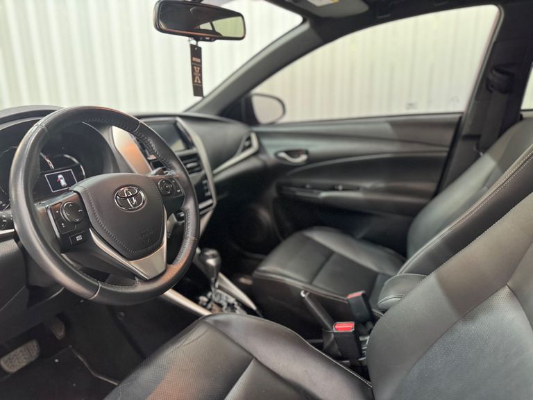 Toyota YARIS XLS Connect 1.5 Flex 16V 5p Aut.