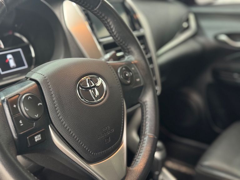 Toyota YARIS XLS Connect 1.5 Flex 16V 5p Aut.