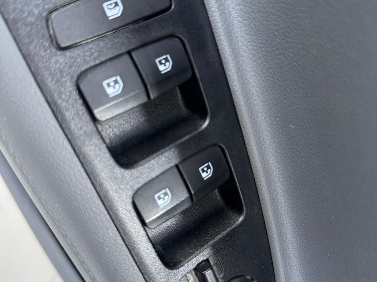 Hyundai HB20S Comfort Plus 1.0 Flex 12V Mec.