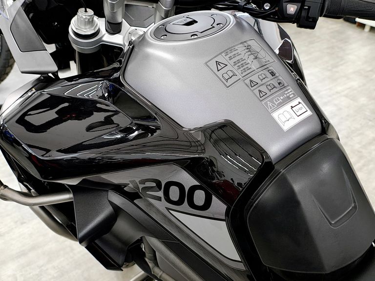 TRIUMPH TIGER 1200 GT PRO