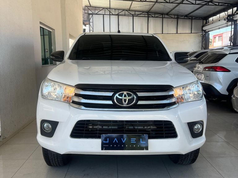 Toyota Hilux CD 4x4 2.8 Diesel Mec.