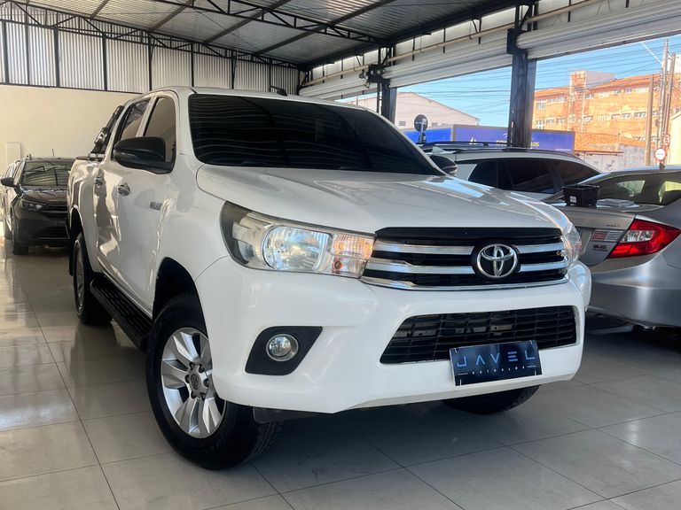 Toyota Hilux CD 4x4 2.8 Diesel Mec.