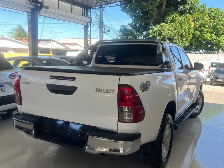 Toyota Hilux CD 4x4 2.8 Diesel Mec.