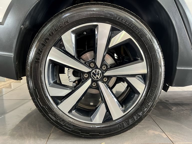 VolksWagen Nivus Highline 1.0 200 TSI Flex Aut.