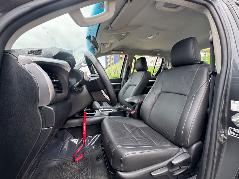 Toyota Hilux CD SR 4x4 2.8 TDI Diesel Aut.