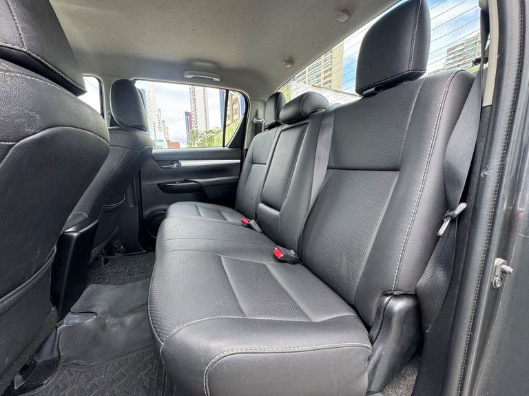 Toyota Hilux CD SR 4x4 2.8 TDI Diesel Aut.