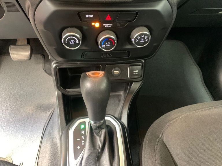 Jeep Renegade Sport 1.8 4x2 Flex 16V Aut.