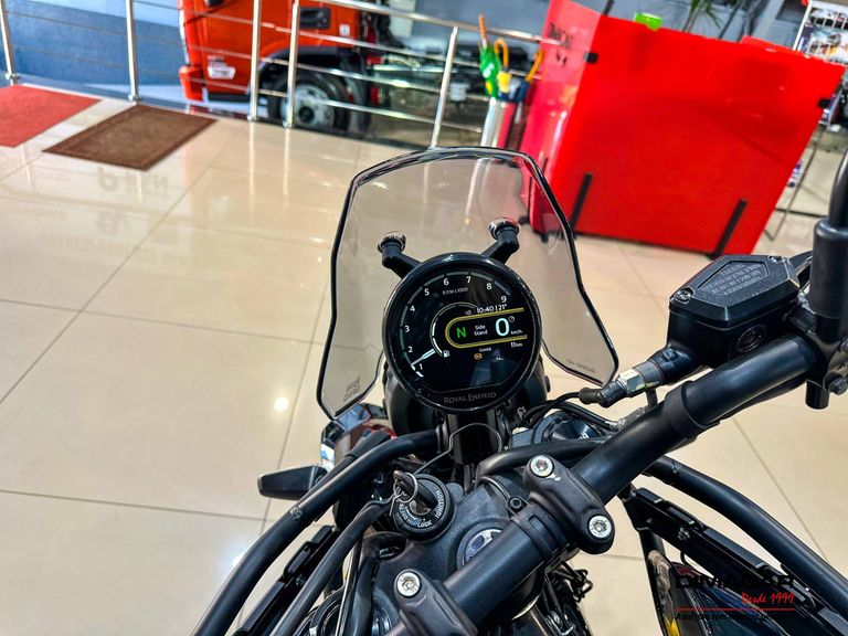 Royal Enfield Hanle Black