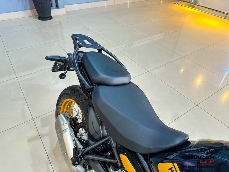 Royal Enfield Hanle Black