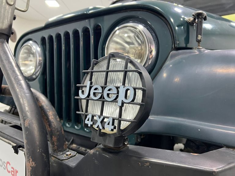 Ford Jeep Willys clássico CJ5 - 1961