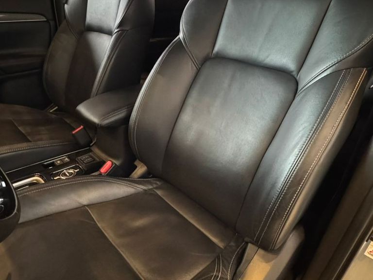 Mitsubishi OUTLANDER HPE-S 3.0 V6 4x4 5p Aut.