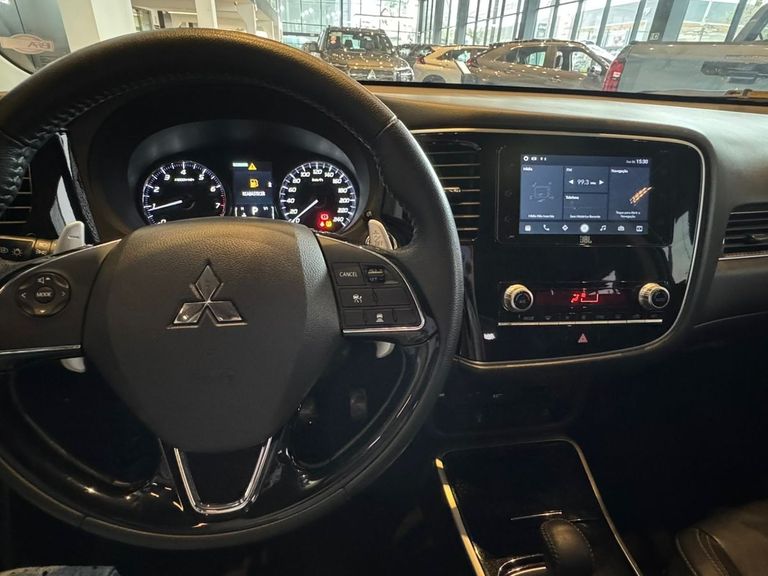 Mitsubishi OUTLANDER HPE-S 3.0 V6 4x4 5p Aut.