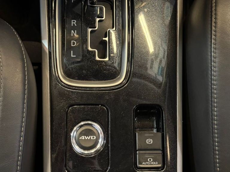 Mitsubishi OUTLANDER HPE-S 3.0 V6 4x4 5p Aut.