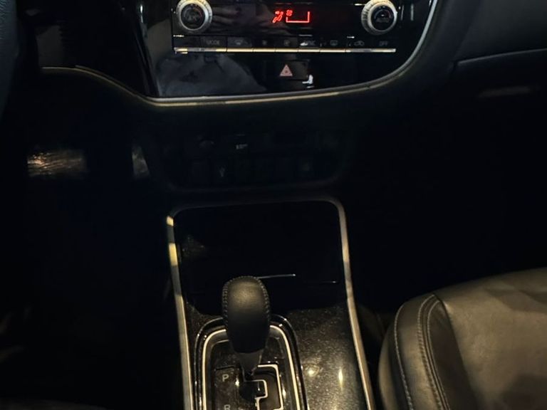 Mitsubishi OUTLANDER HPE-S 3.0 V6 4x4 5p Aut.