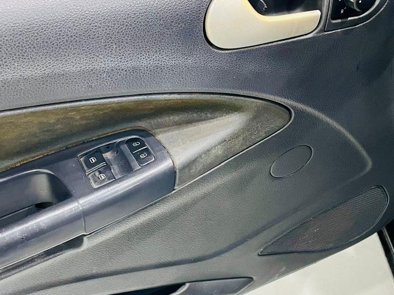 VolksWagen VOYAGE 1.6/1.6 City  Mi Total Flex 8V 4p